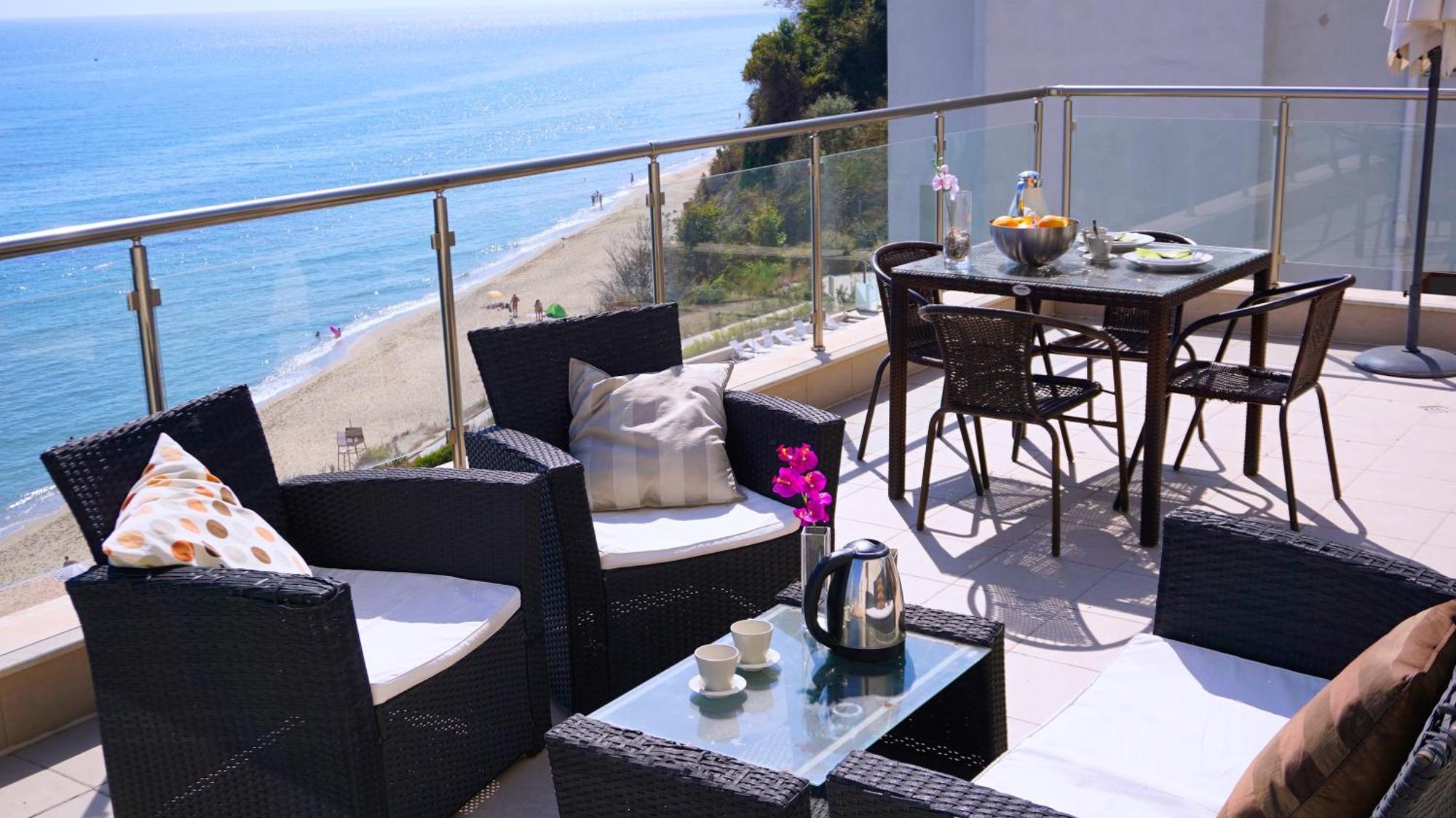 Апартаменти Бяла Клиф На Плажа - Apartments Byala Cliff First Line Εξωτερικό φωτογραφία